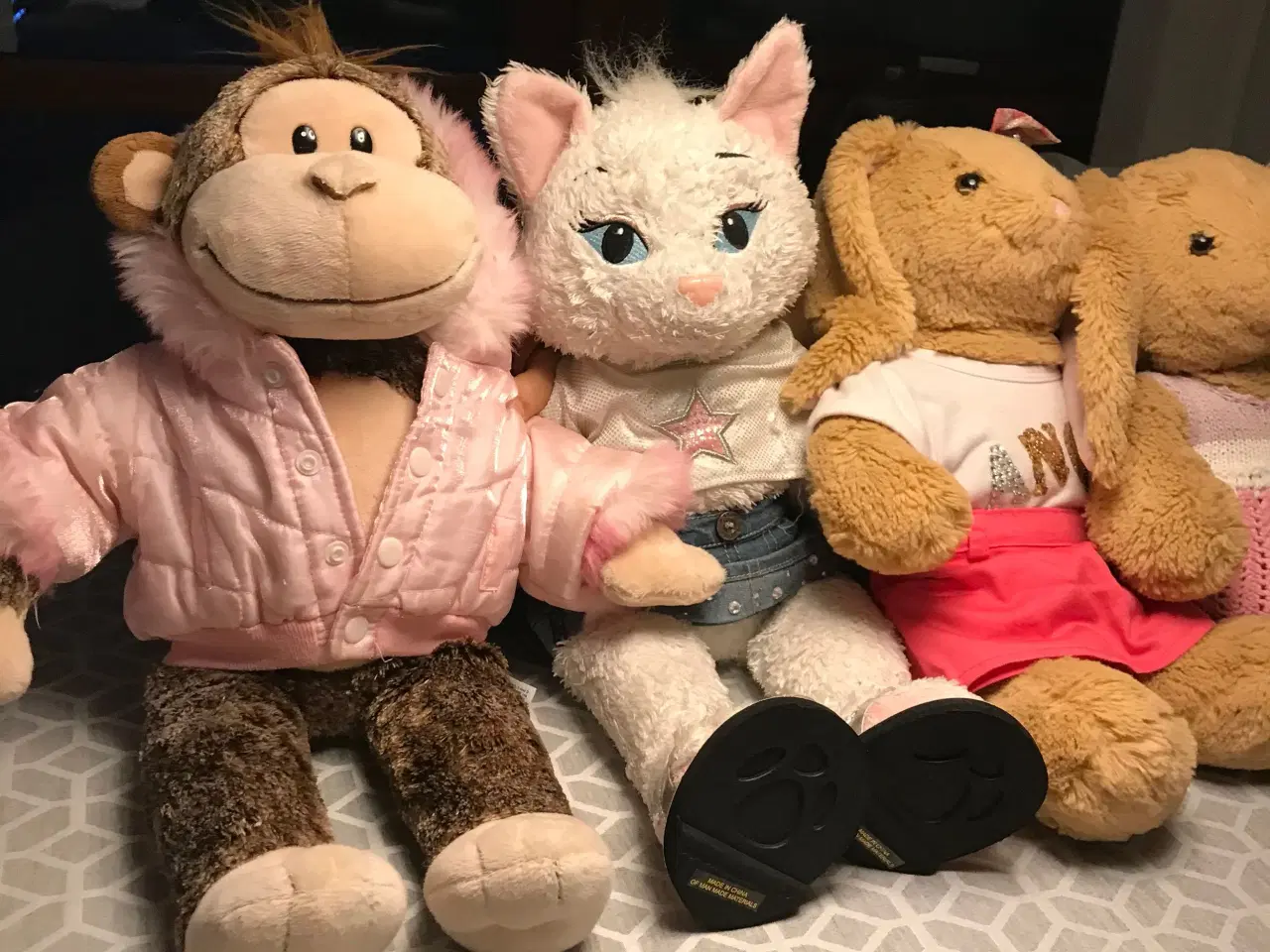 Billede 1 - 4 stk. Build a Bear bamser med udstyr