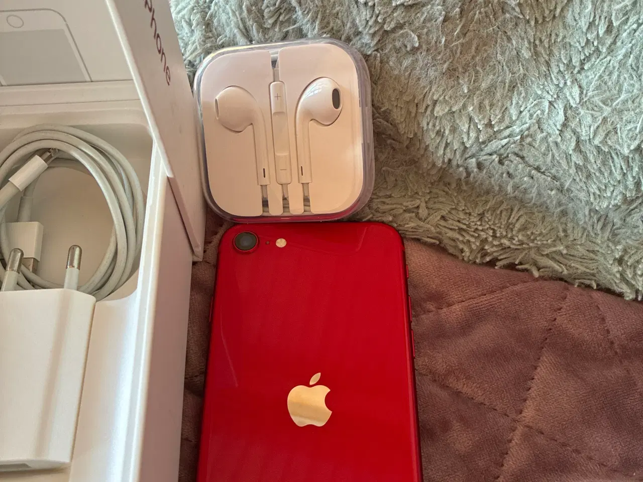 Billede 2 - iPhone SE 2020 (PRODUCT)RED – 64GB 