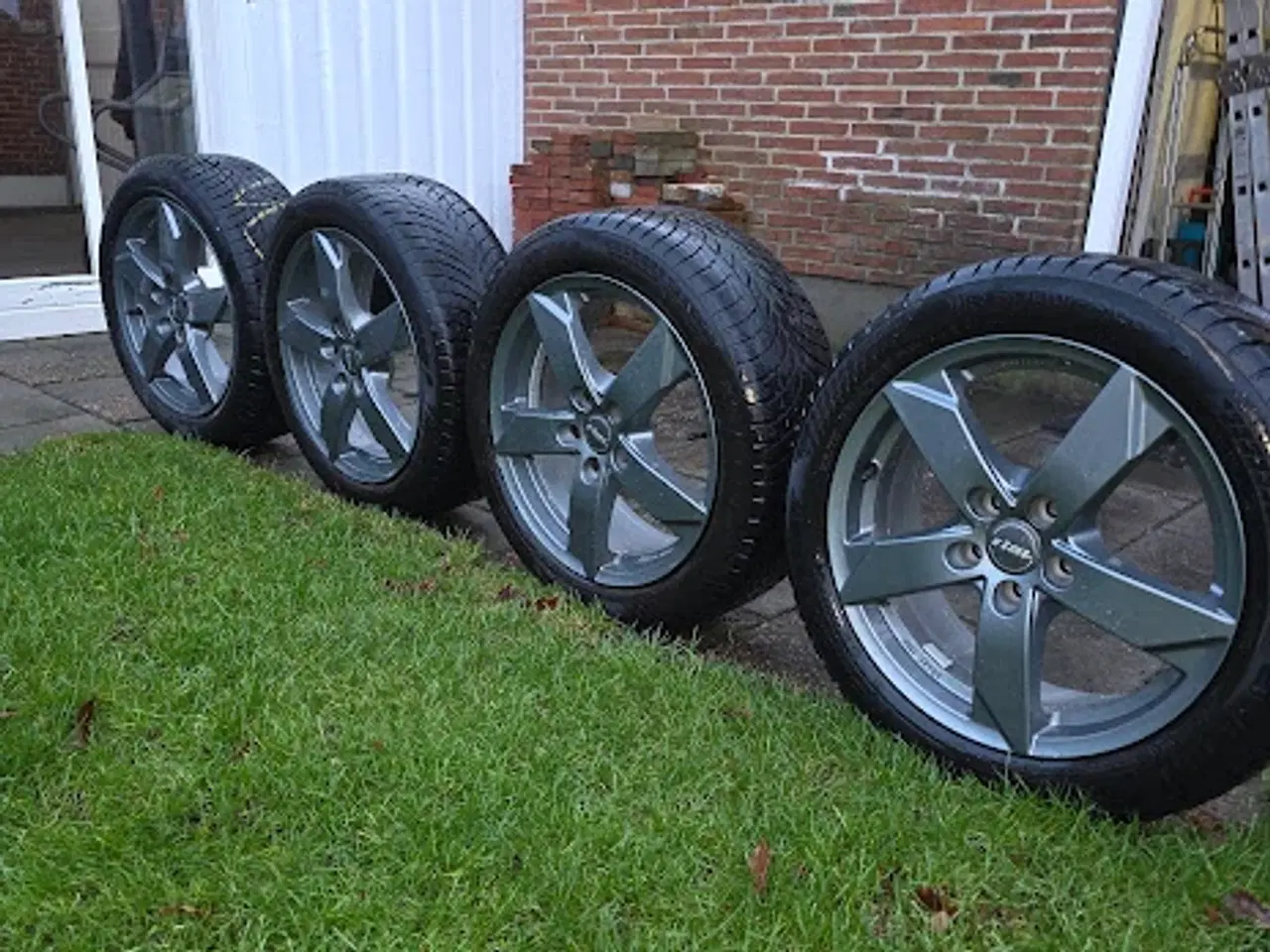 Billede 1 - Rial 5x108 17 tommer fælge monteret med dæk