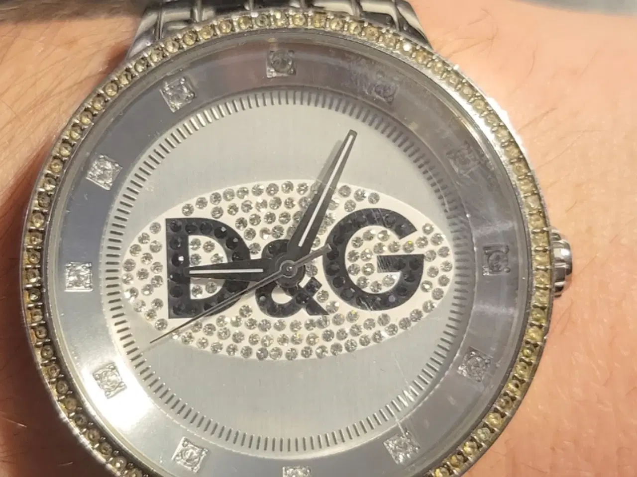 Billede 2 - Lækkert ur fra Dolce og Gabbana. Unisex