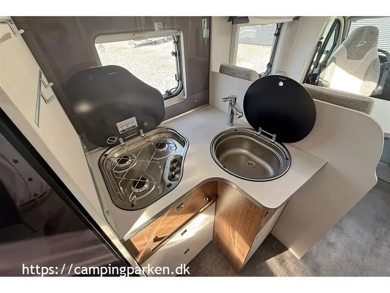 Billede 8 - 2022 - Dethleffs Trend T 6717 EB   Flot Dethleffs Trend med lavt km-tal, 140 hk motor, multimedieanlæg m. bakkamera