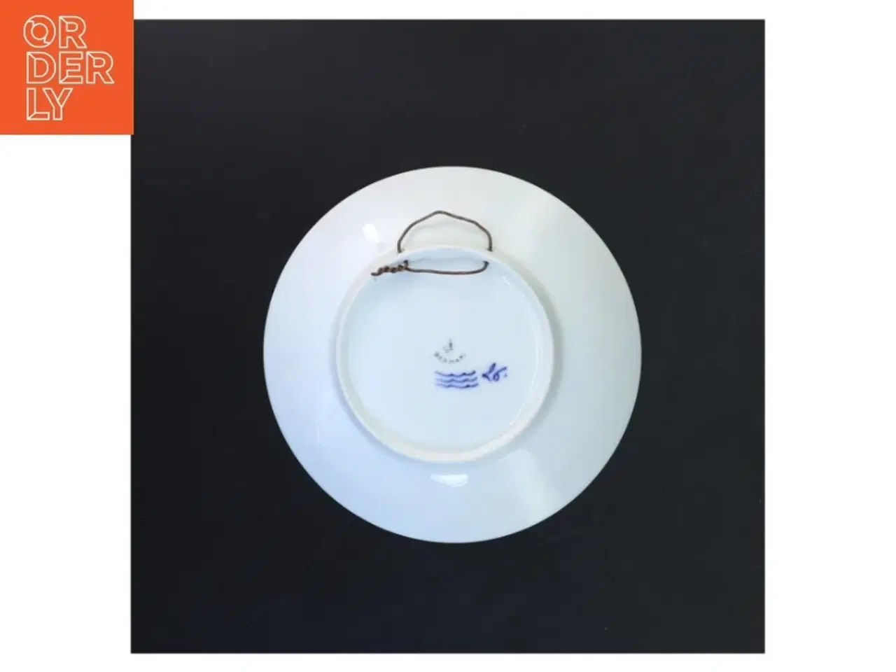 Billede 3 - Platte med kongeligt motiv fra Royal Copenhagen (str. Ø 18 cm)