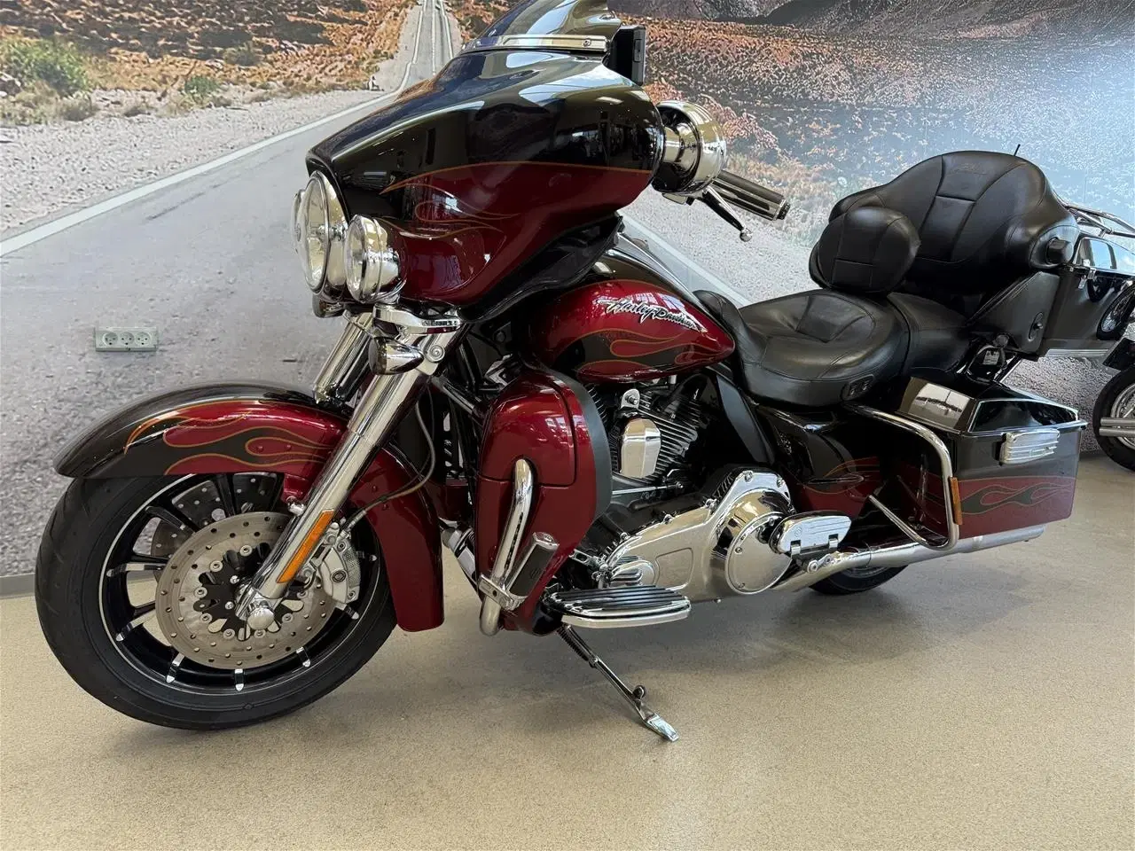 Billede 14 - Harley-Davidson FLHTCUSE Electra Glide Ultra Classic CVO 110"