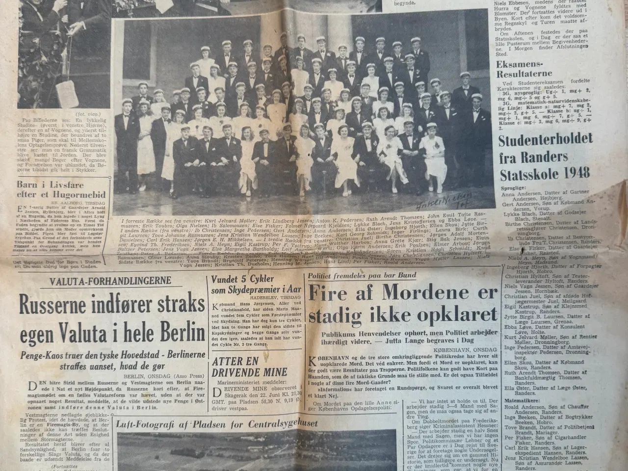 Billede 9 - gamle aviser og ugeblade