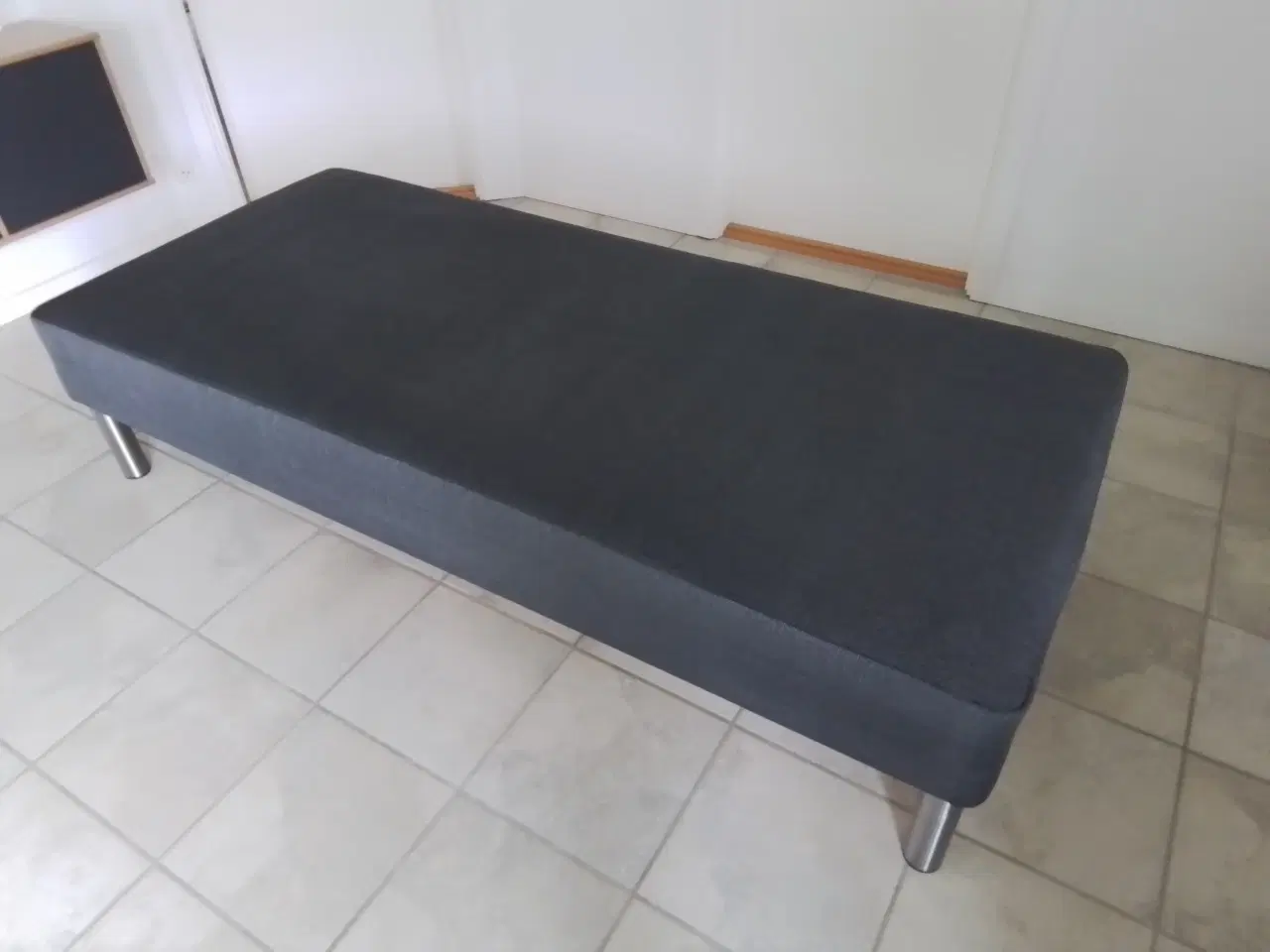 Billede 1 - Boksmadras med ben 90 x 200 cm