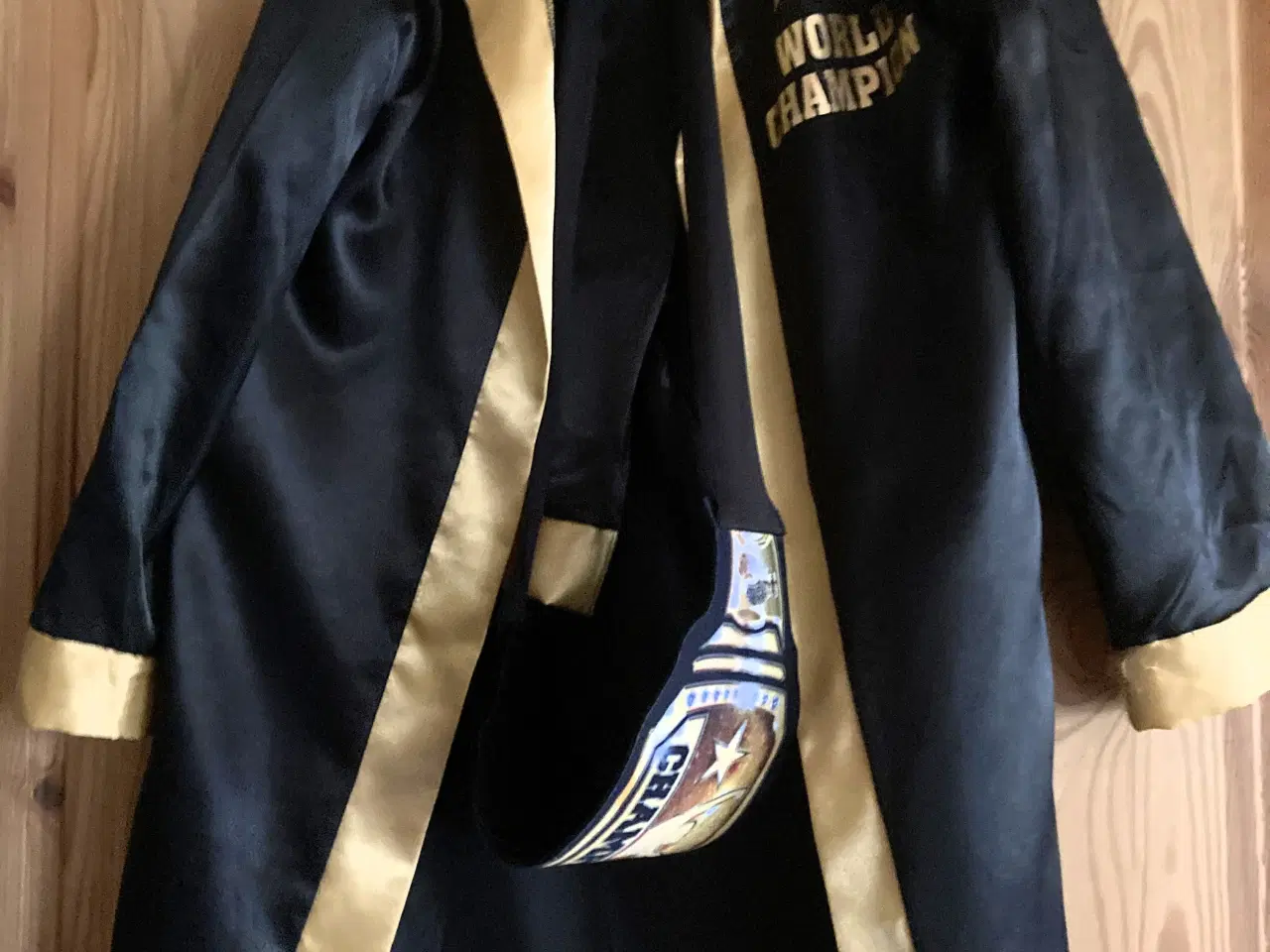 Billede 1 - Udklædningstøj