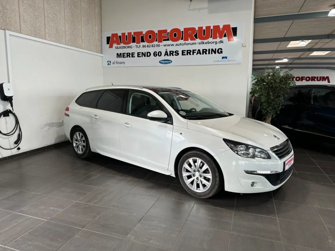 Billede 1 - Peugeot 308 1,6 BlueHDi 120 Style Sky SW