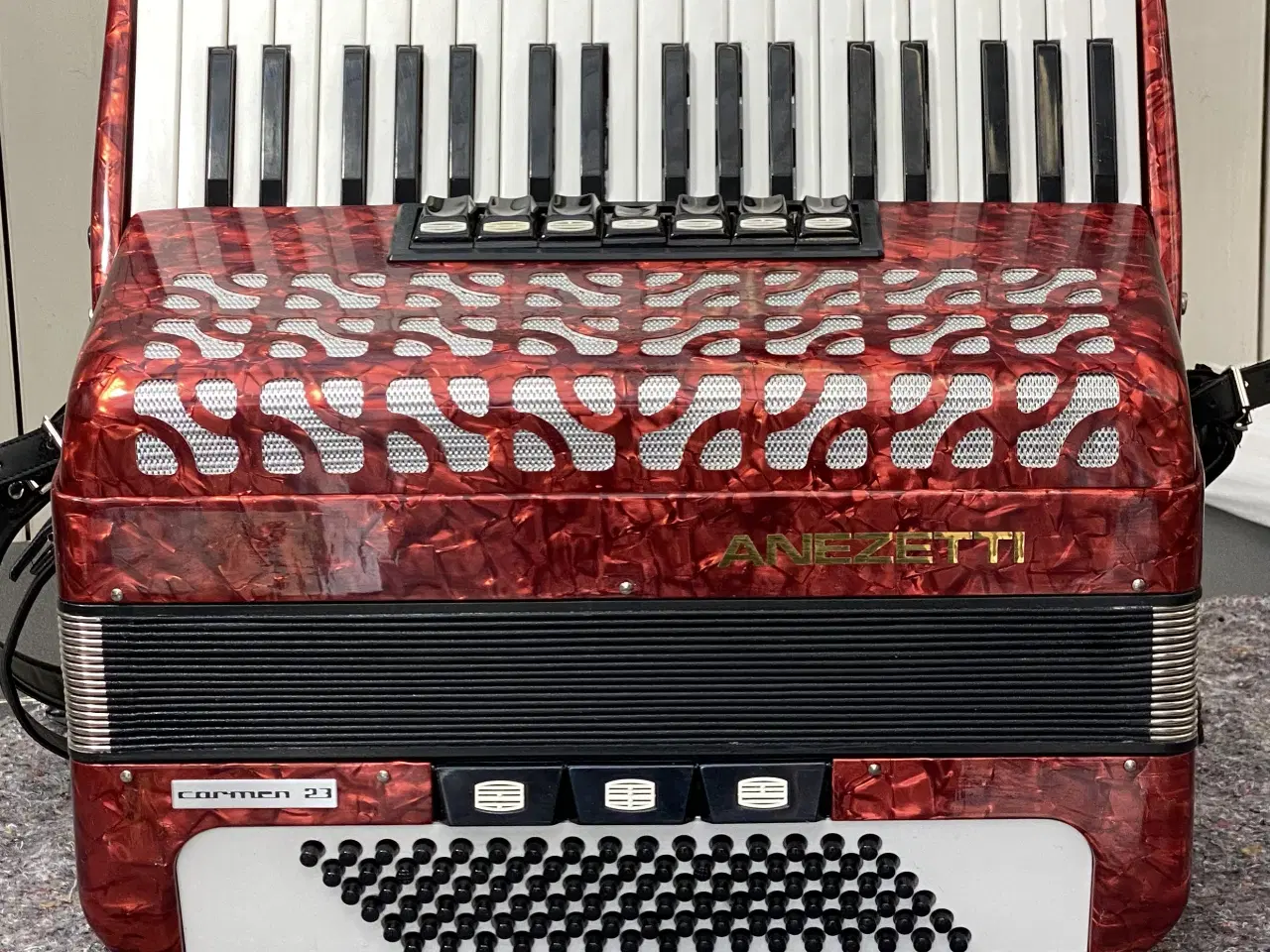 Billede 8 - ANEZETTI harmonika – 37 tangenter – flot blodrød