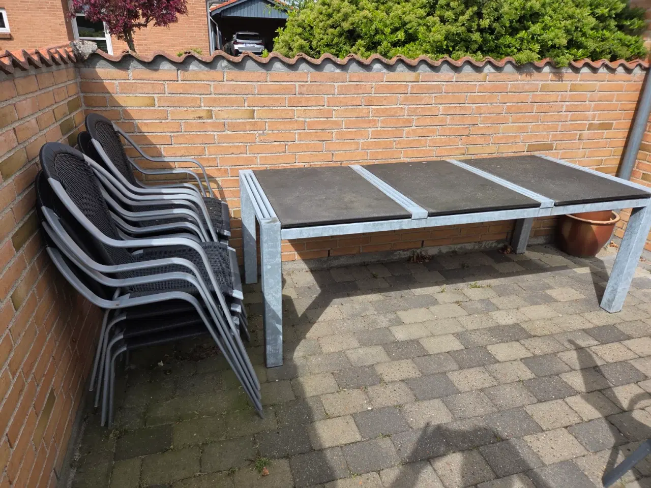Billede 1 - Havebord med 8 stole – galvaniseret / spraystone