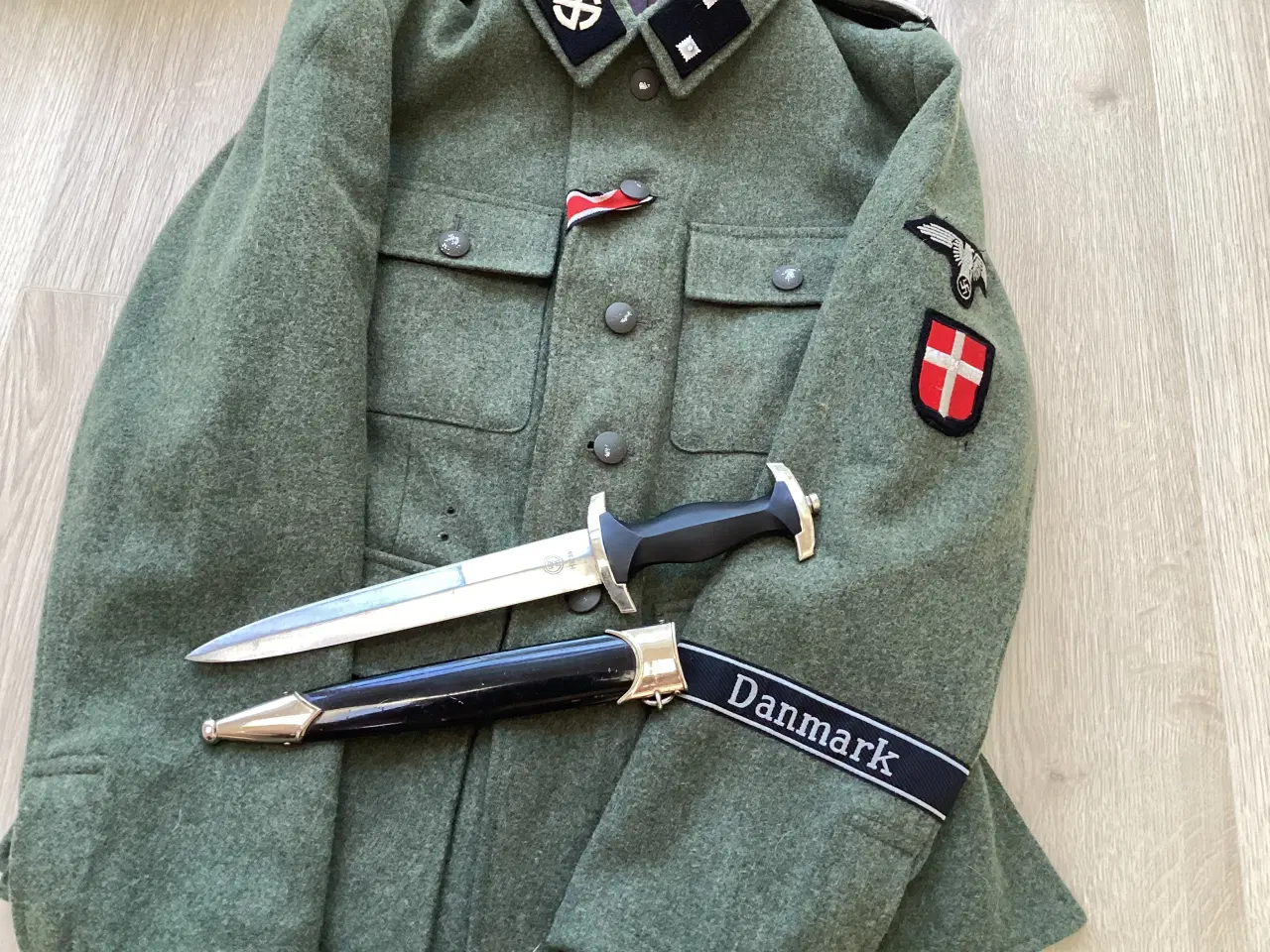 Billede 3 - SS daggert og jakke .