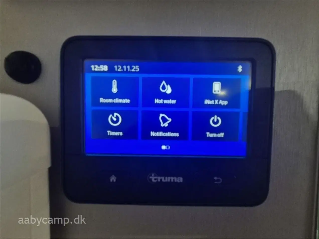 Billede 23 - 2022 - Benimar Tessoro 497   Nk pakke. Automatgear. solceller. Lithium batteri. Markise. cykelstativ. Queensbed. A/C.