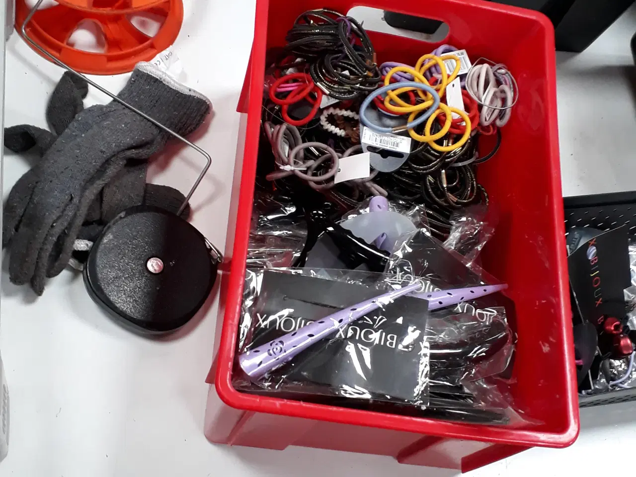 Billede 2 - Børne, Dame og Here, smykker, hår forlængelse m.m.