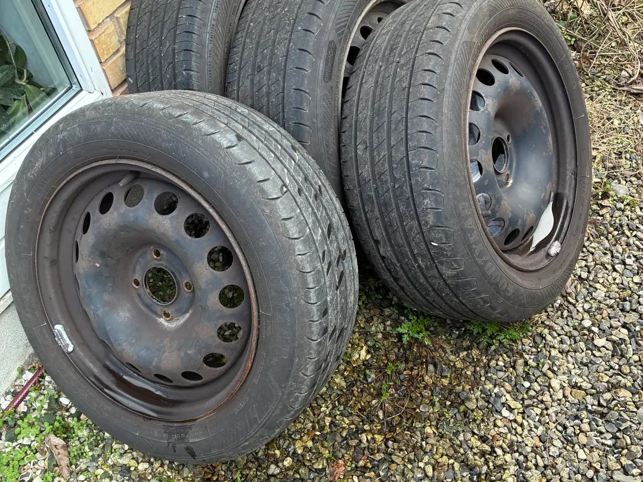 Billede 4 - Næsten nye sommerdæk. Har stået på Citroen C4 2012