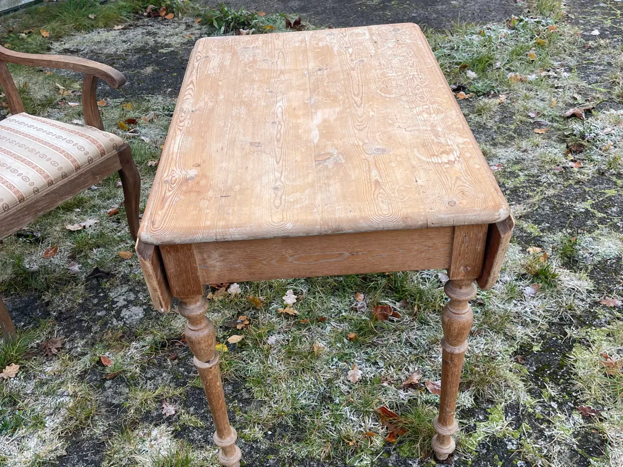 Billede 3 - Spisebord / skrivebord