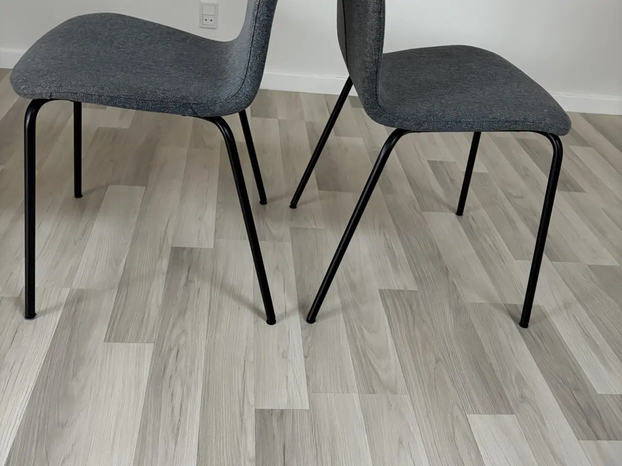 Billede 1 - Karlspetter stole grå