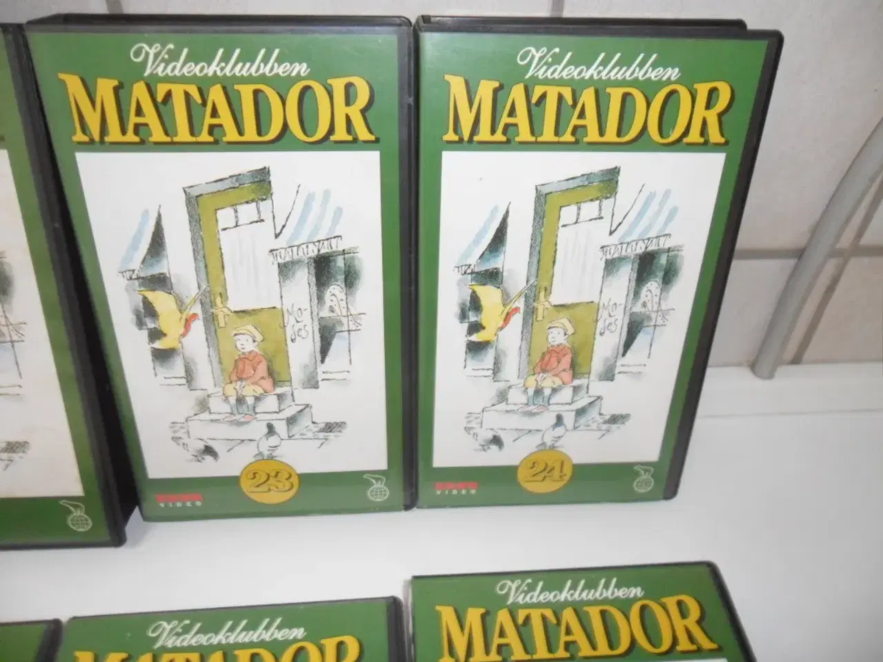 Billede 4 - VHS bånd med hele Matador serien