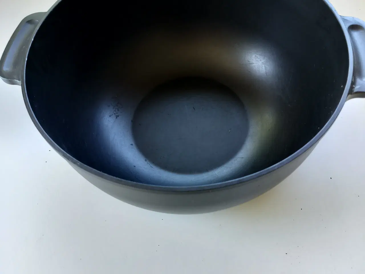Billede 2 - Stor solid gryde med låg !