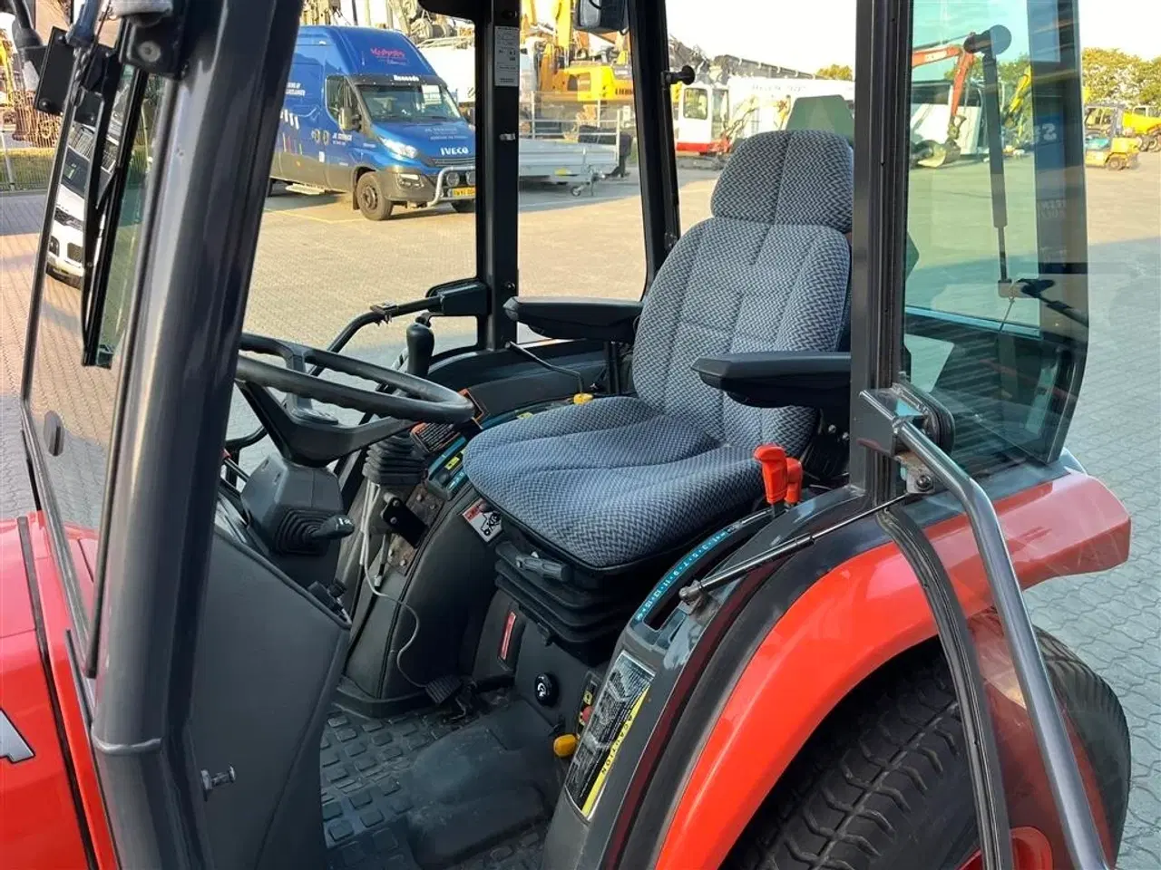 Billede 10 - Kubota stv 40 med frontlift og hydraulisk kost