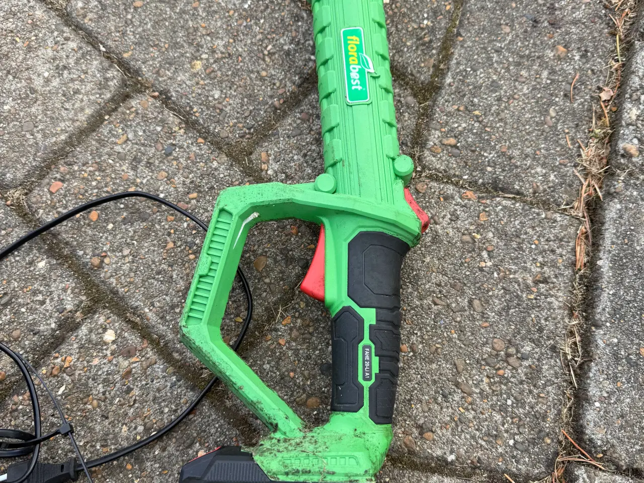 Billede 3 - Sælger en Florabest teleskopisk motorsav 20V
