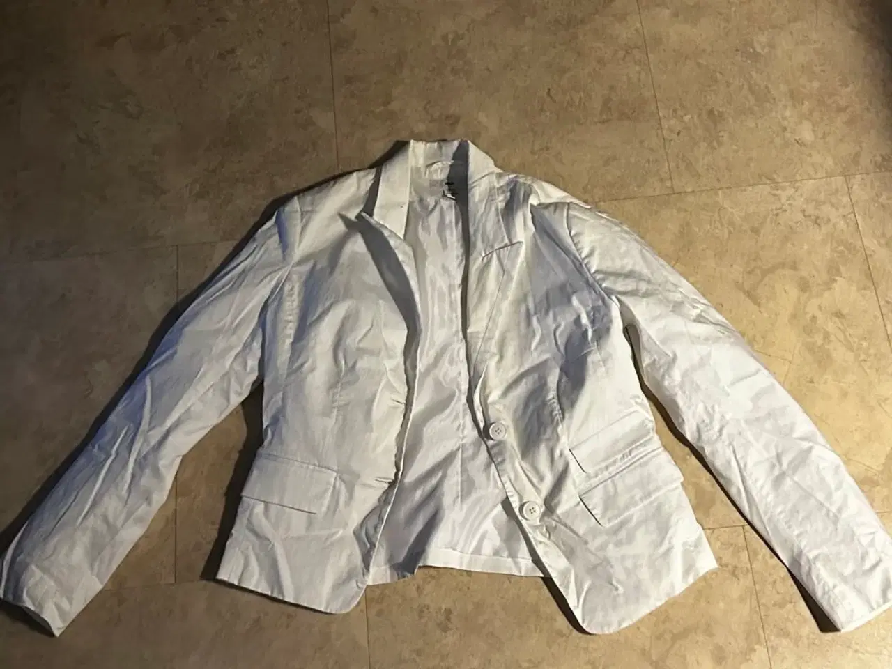 Billede 2 - Sælger jakke og blazer