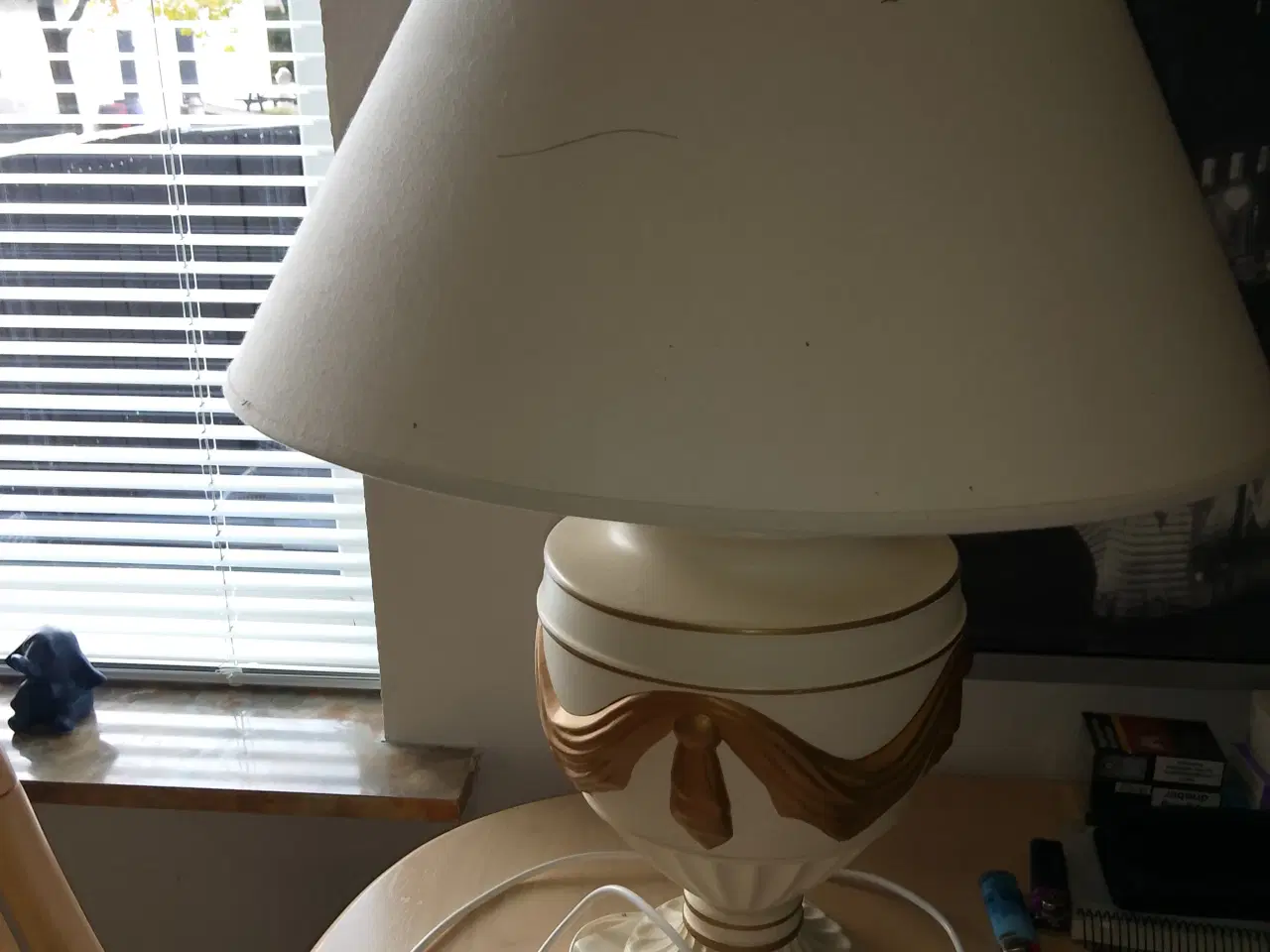 Billede 1 - Bordlampe m skærm sælges