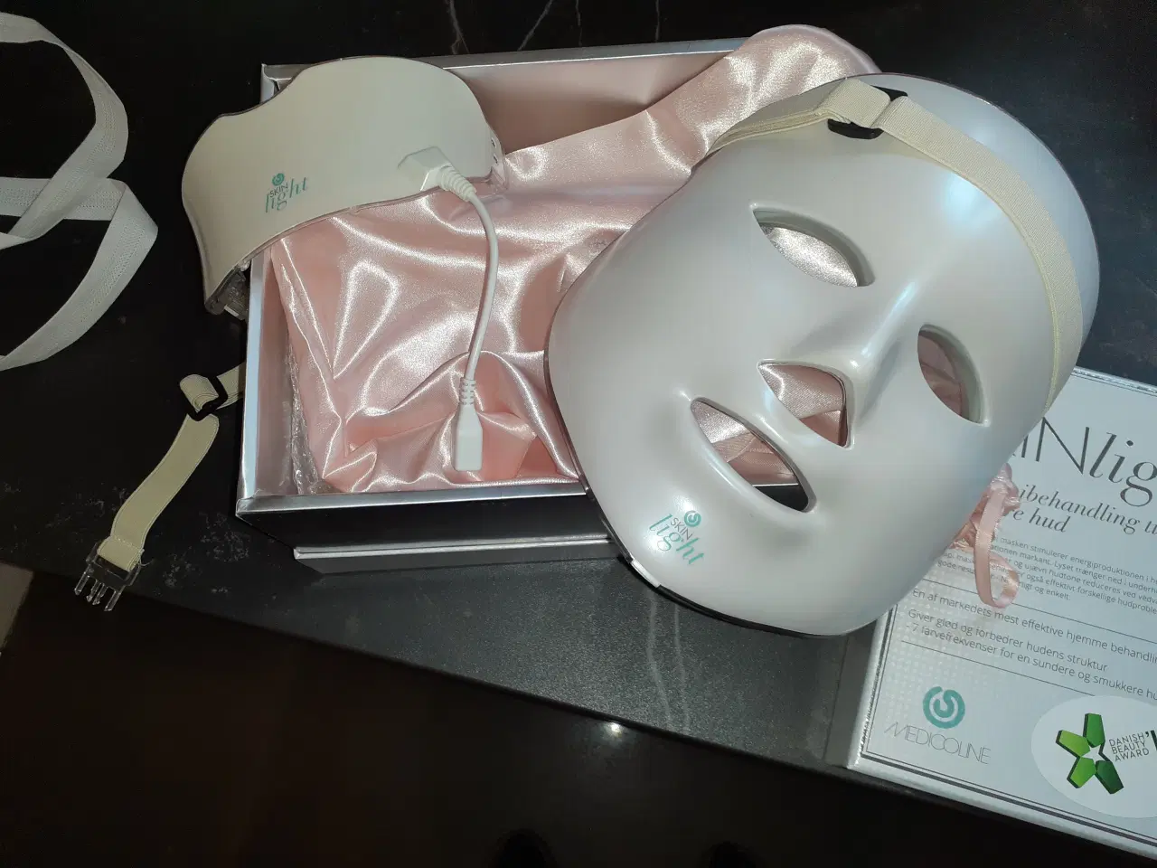 Billede 1 - SKINlight lysterapi maske og halskrave fra Medicol