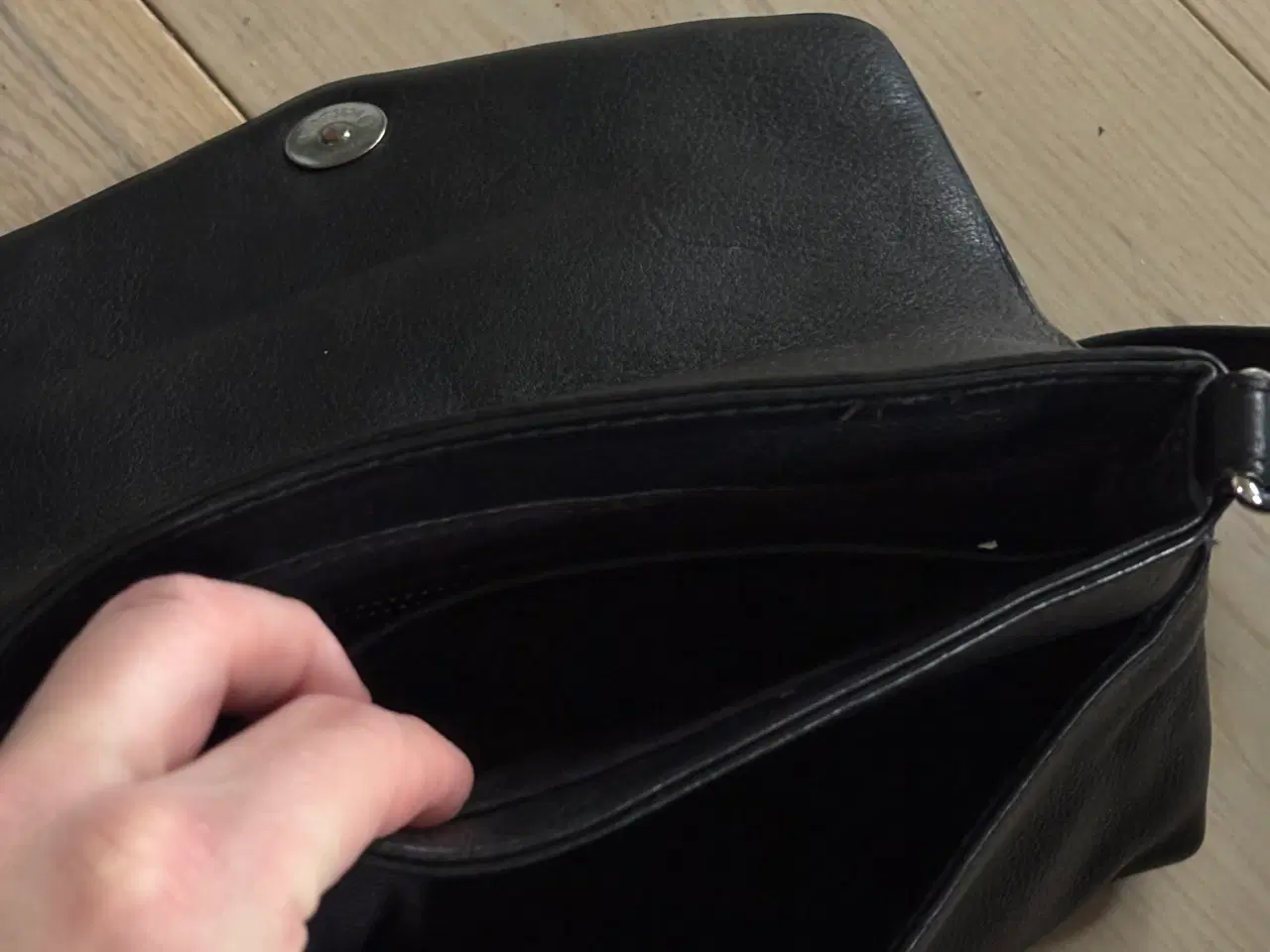 Billede 6 - Flot lækker Markberg taske crossbody i okselæder.