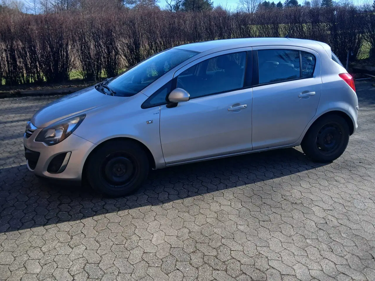 Billede 2 - Lille økonomisk bil