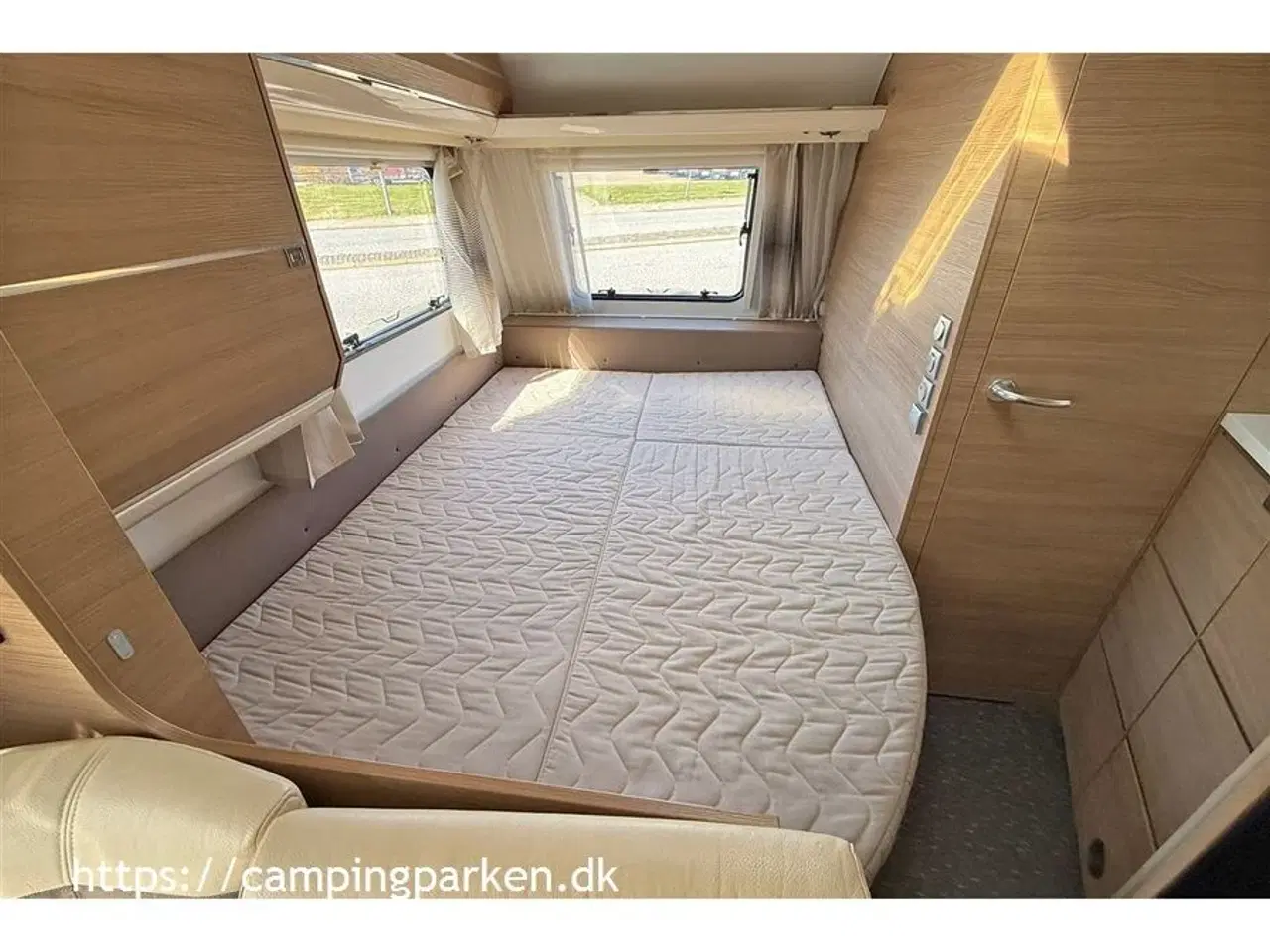 Billede 8 - 2017 - Adria Adora 613 PK   Ideel familevogn med mange sovepladser, 3 langsgående køjesenge og dobbeltseng