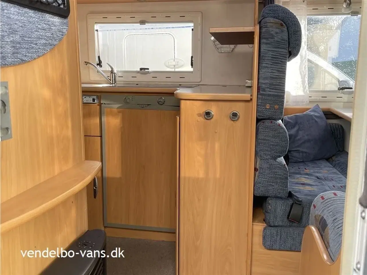 Billede 12 - 2005 - Chausson Welcome 85   Delintegreret autocamper med en populær indretning