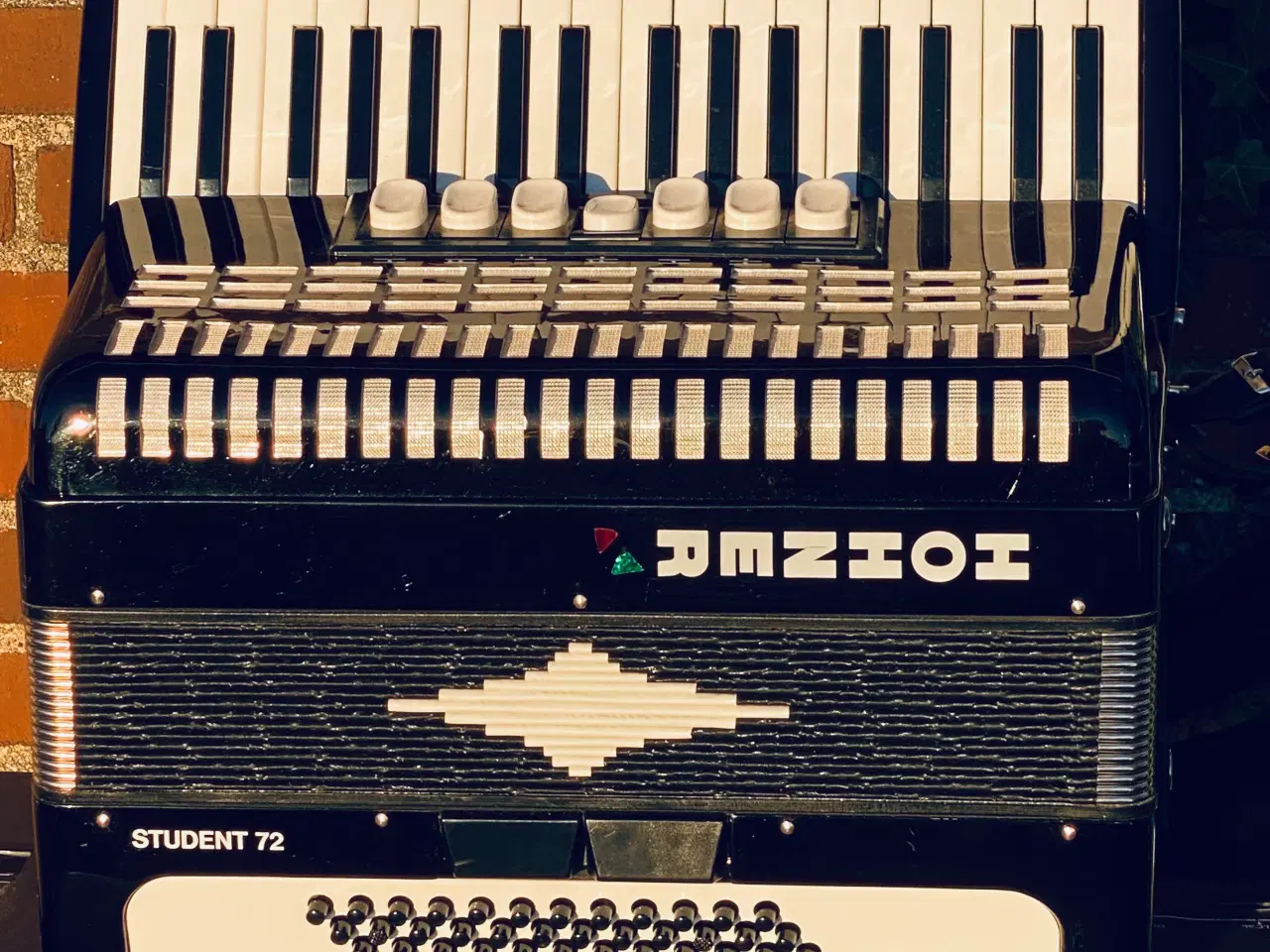 Billede 9 - Hohner Student 72 – allround harmonika sælges fra 