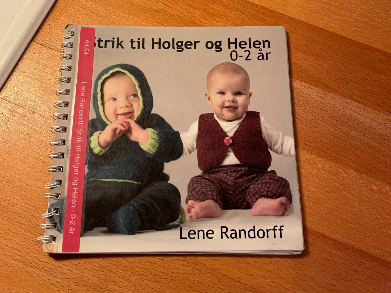 Billede 1 - Lene Randorff: Strik til Holger og Helen 0-2 år