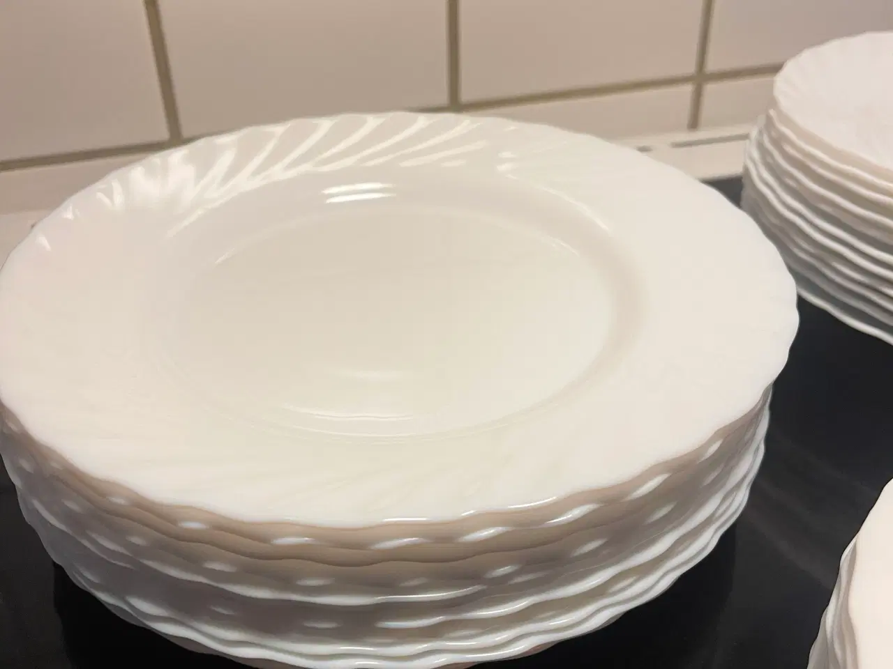 Billede 3 - Tallerkener/ jernporcelen 