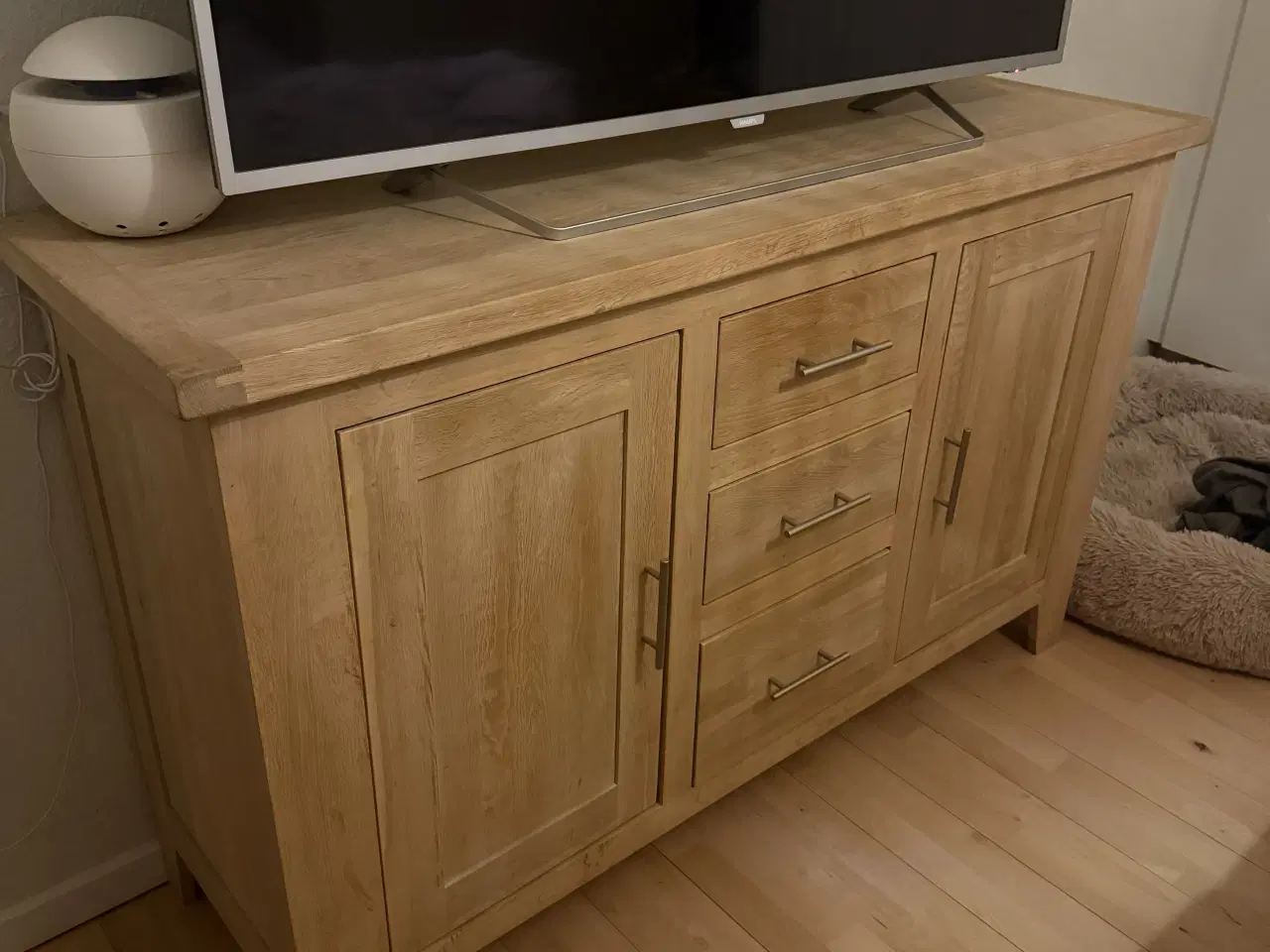 Billede 2 - Massiv egetræs skænk