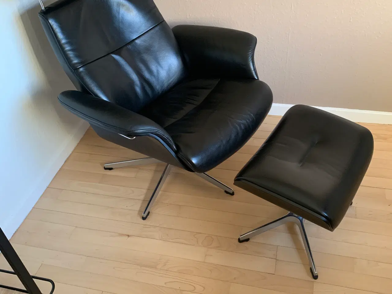 Billede 1 - Lænestol med Fodskammel sort læder