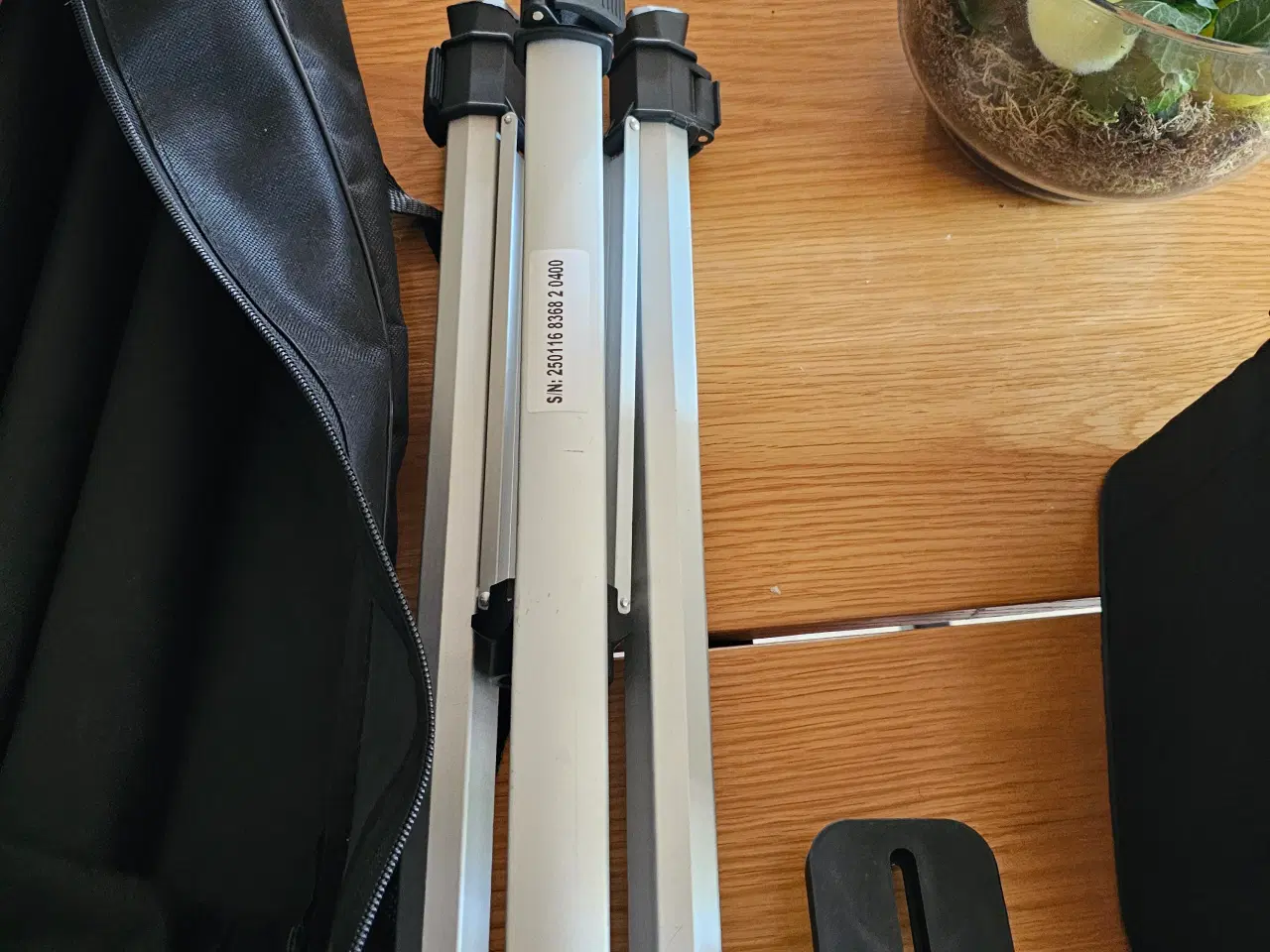 Billede 10 -   Horisontal og Vertikal  Stativ til laser 