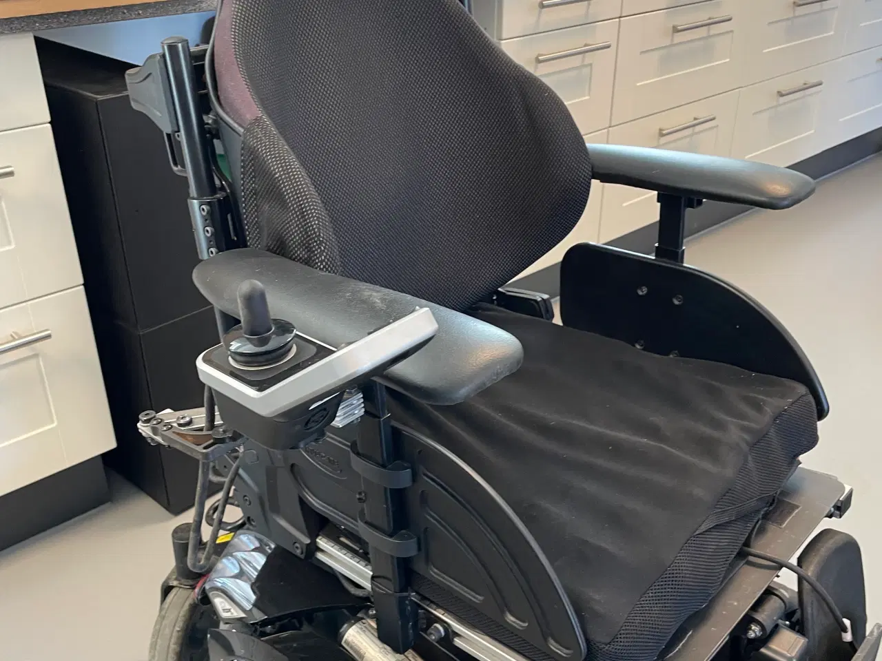 Billede 1 - Elektrisk kørestol: Invacare TDX SP2