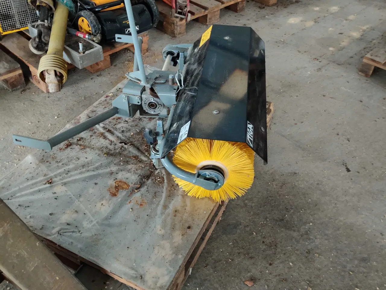 Billede 2 - Stiga kost 85cm