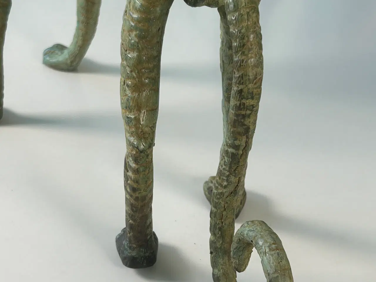 Billede 4 - Stor gepardskulptur i genbrugsbronze – 40 cm lang