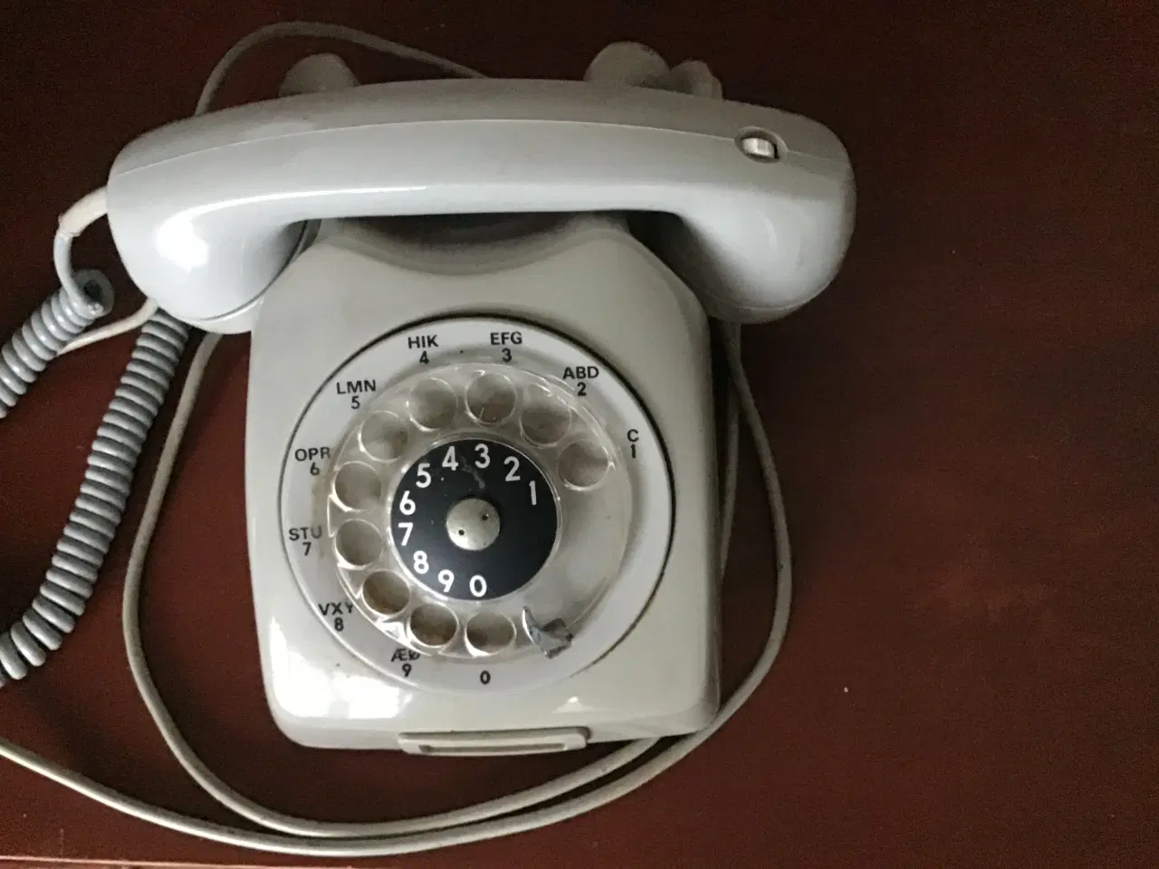 Billede 1 - Gammel telefon med drejeskive