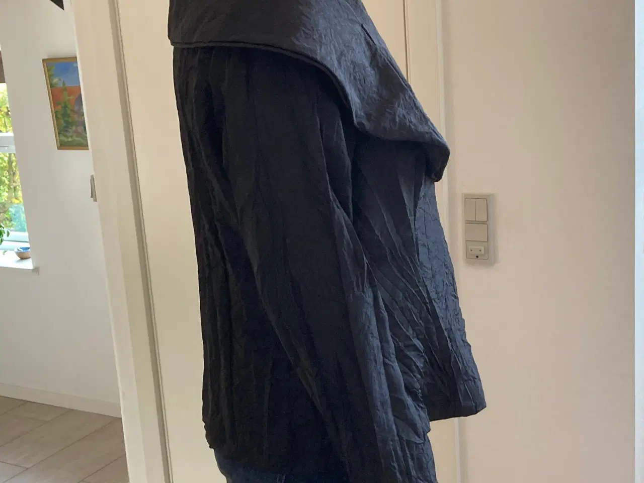 Billede 6 - Lækker og behagelig sort festjakke