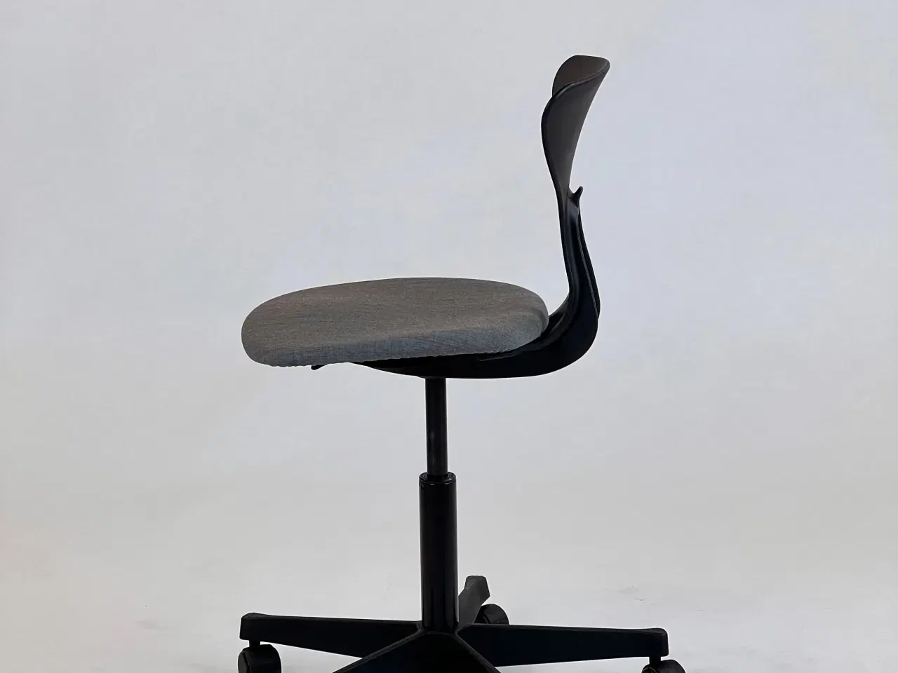 Billede 3 - Ray - Polstret kontorstol til det lille kontor