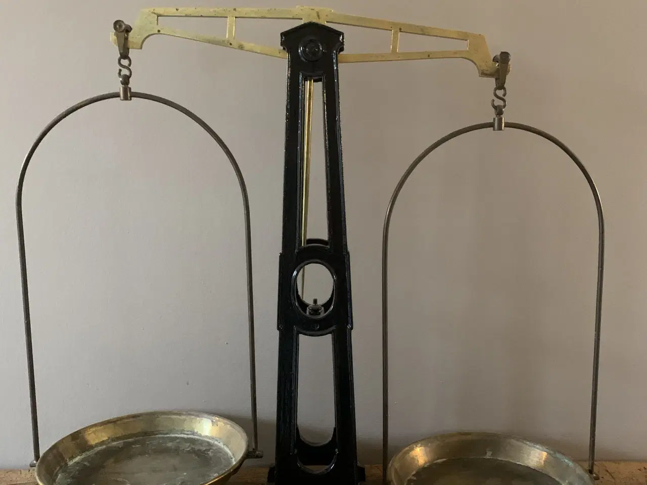 Billede 1 - Flot ældre apotekervægt