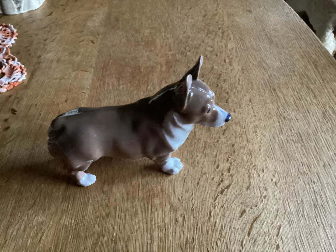 Billede 3 - Kgl Gorki hund af Jeanne Grut