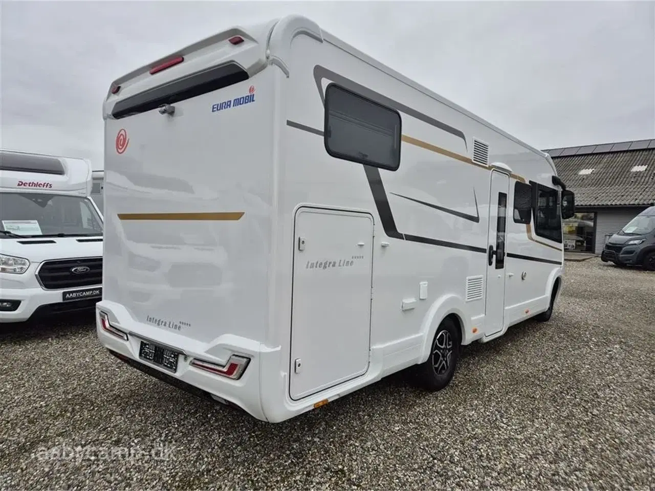 Billede 2 - 2026 - Euramobil Integra Line 720   Automatgear. Maxi Chassis 4400 Kg. 180 Hk. 90L Brændstoftank. Automatisk Klima. Lithium Batteri. Udendørs Bruser. Udvendigt Gasudtag.