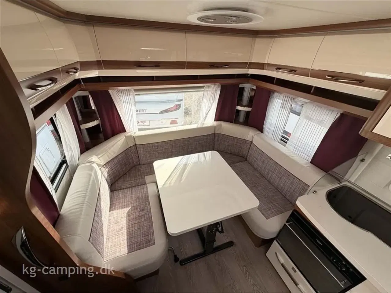 Billede 6 - 2017 - Hobby Excellent 495 UFe   Dobbeltseng, posemarkise, Mover, Aircondition og meget meget mere.