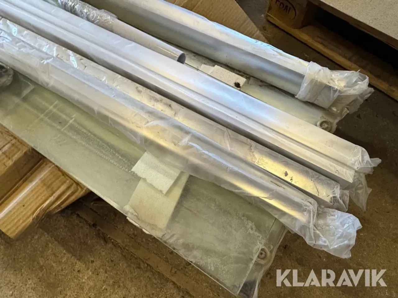 Billede 3 - Glasvæg og stænger LOT