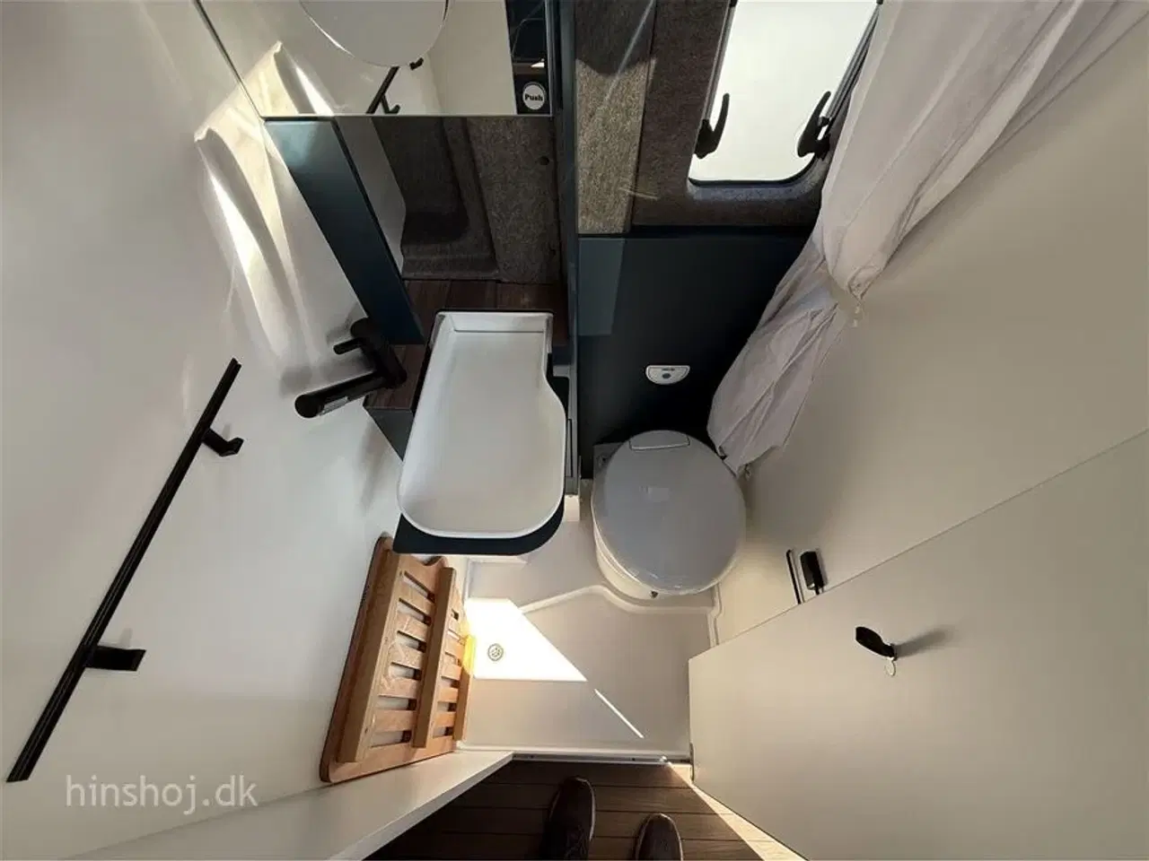 Billede 13 - 2025 - Eriba Car 600 Indium Grey Aut   Den Eksklusive Campervan Fra Eriba Car kan ses hos Hinshøj Caravan