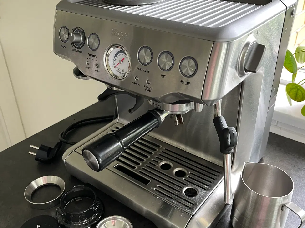 Billede 2 - Sage The Barista Express espressomaskine.