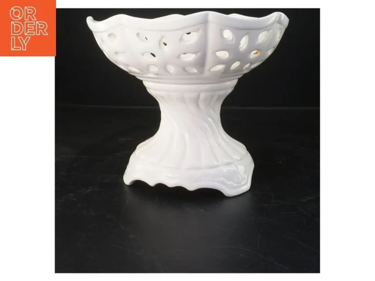 Billede 1 - Hvid keramik frugtskål (str. 19x24 cm)